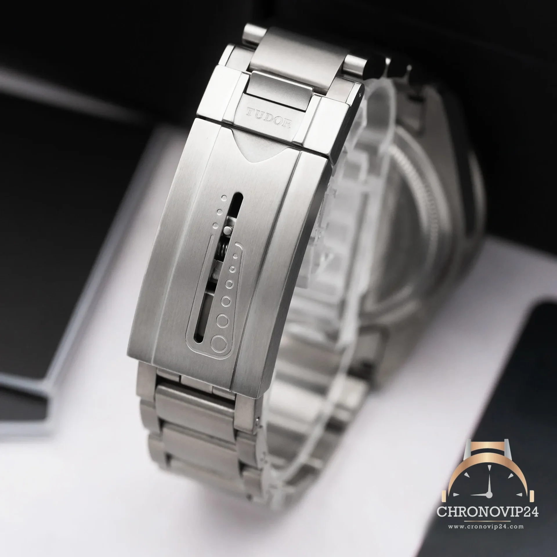 CleanFactory TUDOR PELAGOS LHD 25610TNL 42mm Quadrante Nero 'Fiocco di Neve' in Titanio e Acciaio 4 CleanFactory TUDOR PELAGOS LHD 25610TNL 42mm Quadrante Nero 'Fiocco di Neve' in Titanio e Acciaio - immagine 4